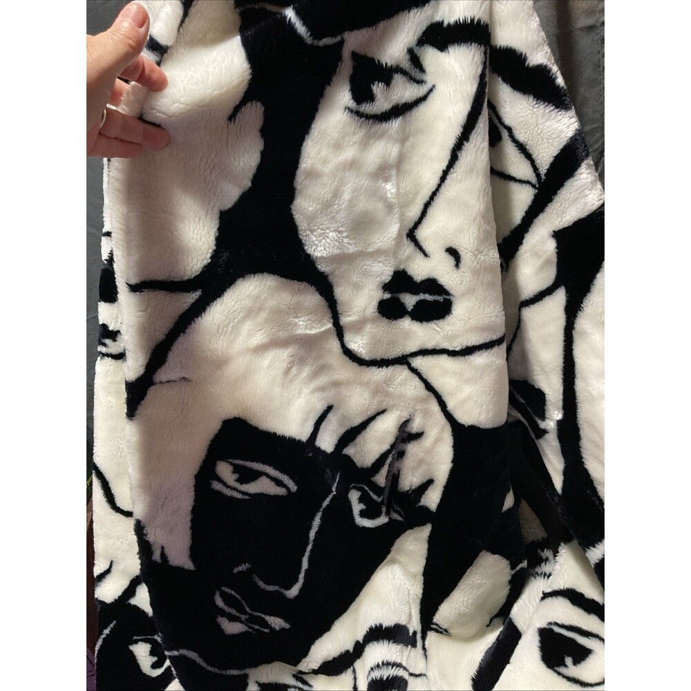 Vintage DonnyBrook Faux Fur Coat Abstract Faces Regal Plush Collection USA - Picture 4 of 8